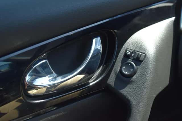 Nissan Qashqai (2017) thumbnail 16