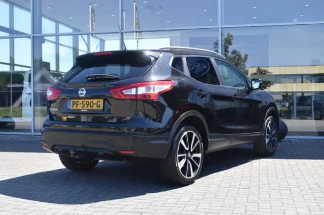 Nissan Qashqai (2017) thumbnail 5