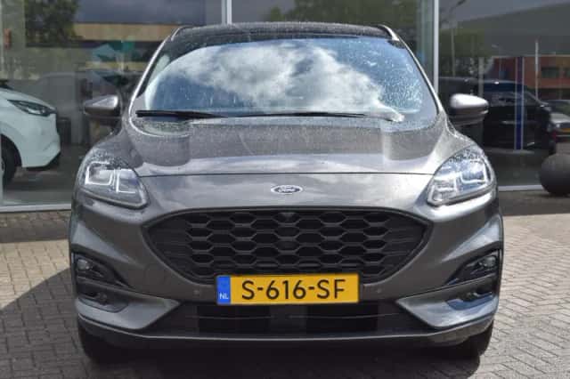Ford Kuga (2023) thumbnail 2