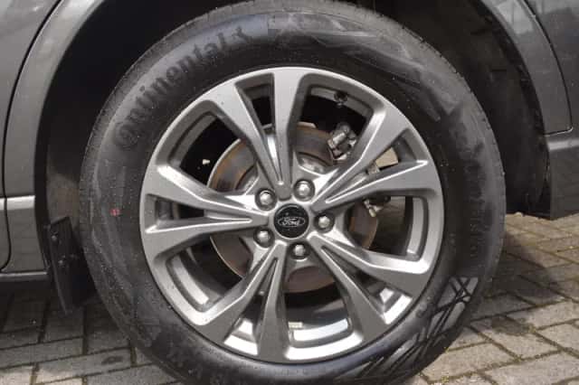 Ford Kuga (2023) thumbnail 11