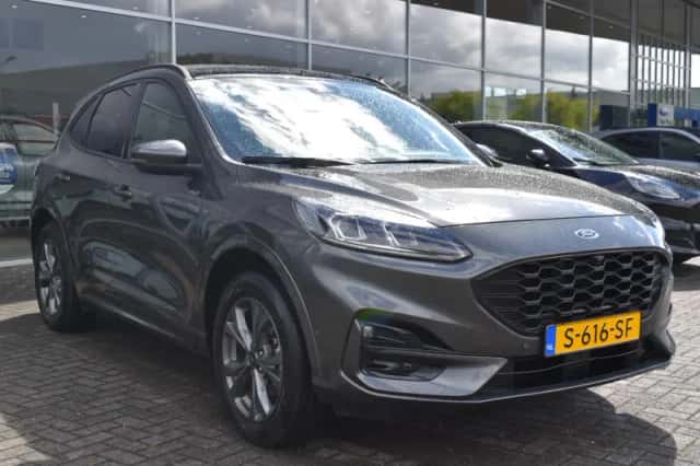 Ford Kuga (2023) thumbnail 3