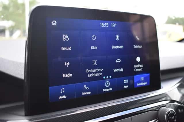Ford Kuga (2023) thumbnail 41