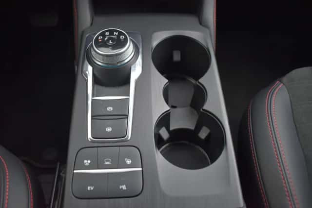 Ford Kuga (2023) thumbnail 47