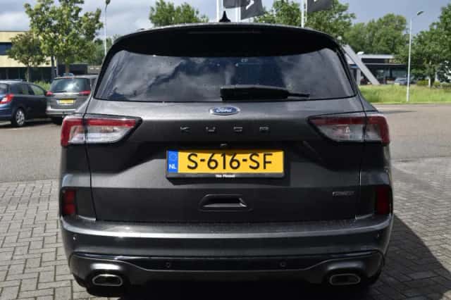Ford Kuga (2023) thumbnail 6