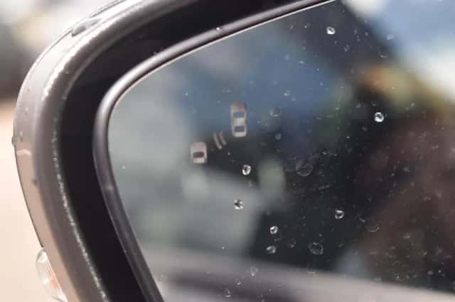 Ford Kuga (2023) thumbnail 9