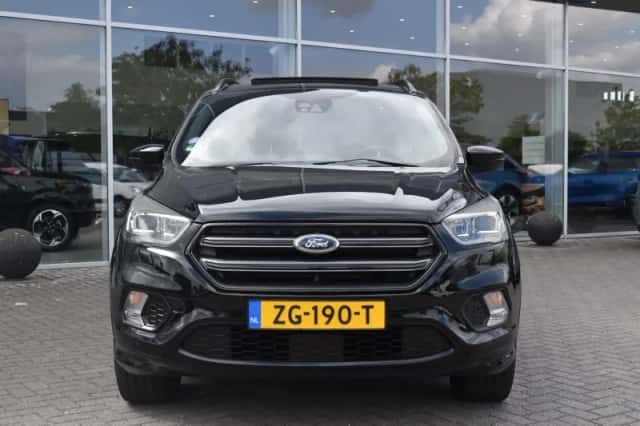 Ford Kuga (2018) thumbnail 2