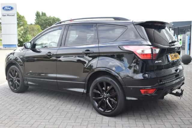 Ford Kuga (2018) thumbnail 6