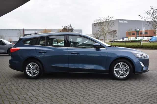 Ford Focus (2021) thumbnail 4