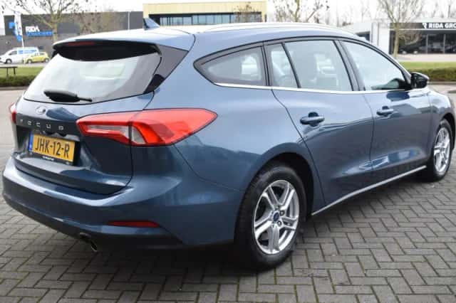 Ford Focus (2021) thumbnail 5