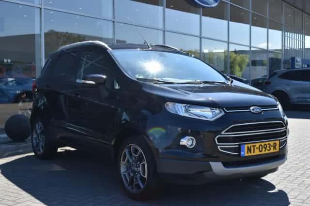 Ford EcoSport (2017) thumbnail 3