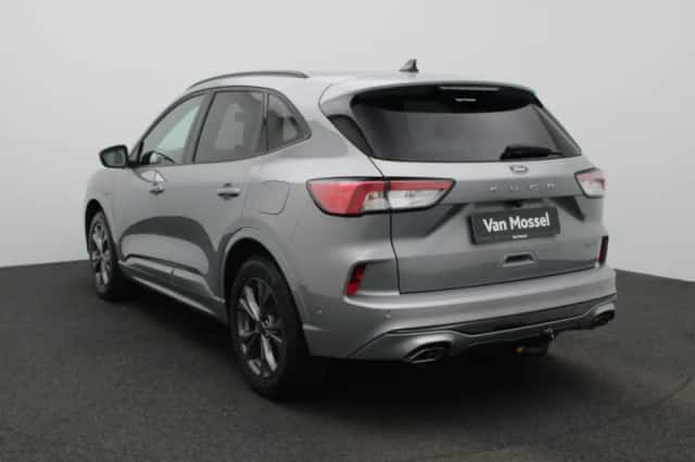 Ford Kuga (2023) thumbnail 2