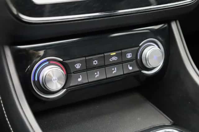 MG ZS EV (2020) thumbnail 16