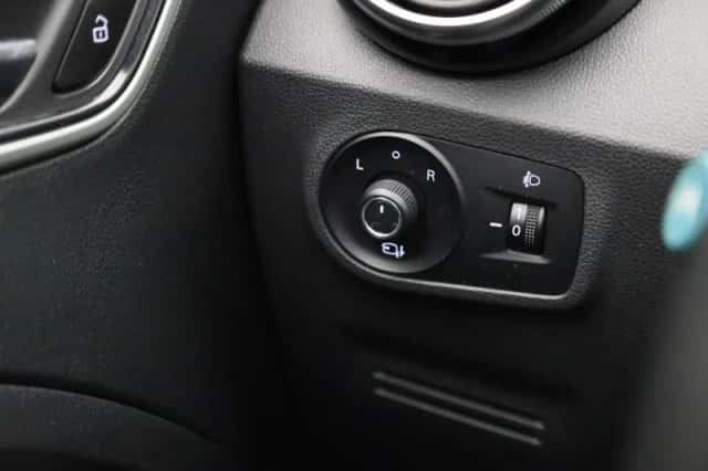 MG ZS EV (2020) thumbnail 23