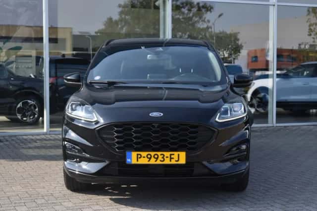 Ford Kuga (2022) thumbnail 3