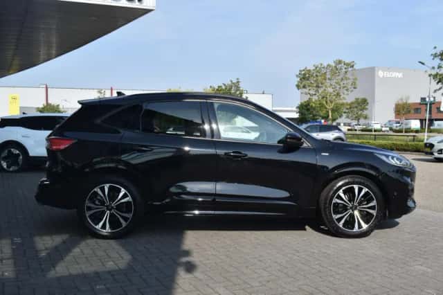 Ford Kuga (2022) thumbnail 5