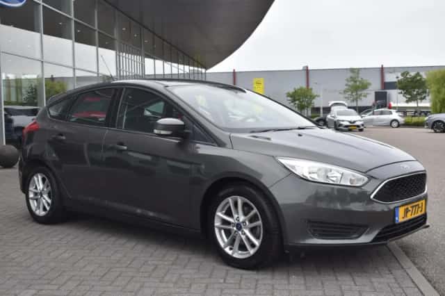 Ford Focus (2016) thumbnail 3