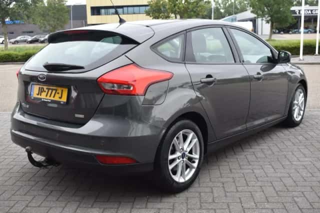 Ford Focus (2016) thumbnail 5
