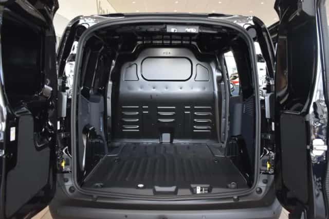 Ford E-Transit (2026) thumbnail 6