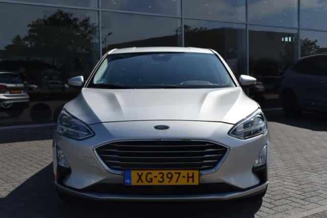 Ford Focus (2018) thumbnail 2