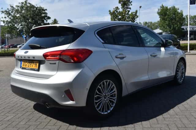 Ford Focus (2018) thumbnail 5