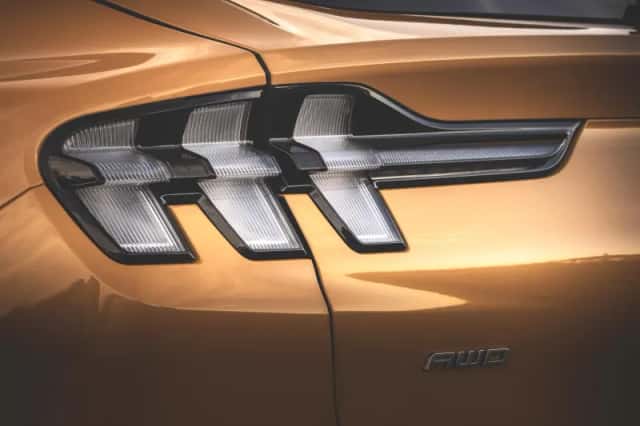 Ford Mustang Mach-E (2026) thumbnail 11