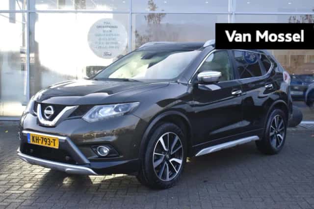 Nissan X-Trail (2016) thumbnail 1