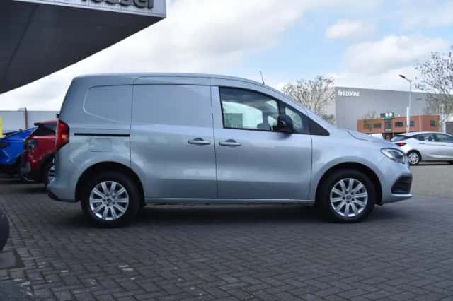Mercedes-Benz Citan (2024) thumbnail 4