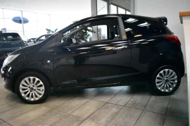 Ford Ka (2016) thumbnail 4