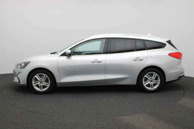Ford Focus (2021) thumbnail 4