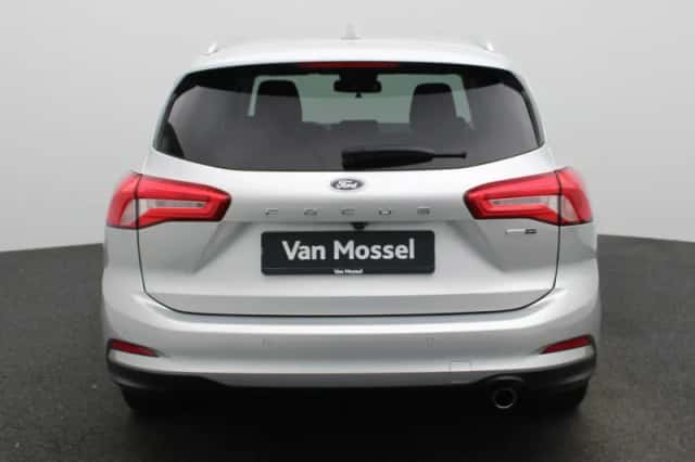 Ford Focus (2021) thumbnail 5