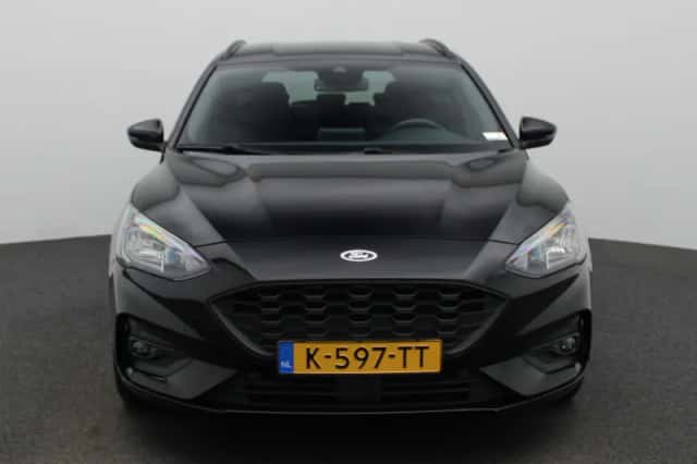 Ford Focus (2021) thumbnail 3