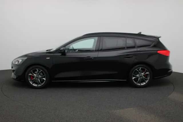 Ford Focus (2021) thumbnail 4