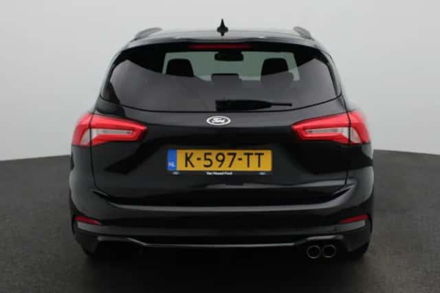 Ford Focus (2021) thumbnail 5