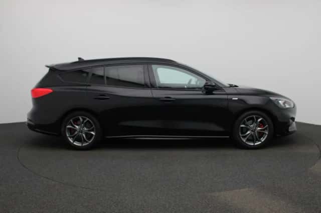 Ford Focus (2021) thumbnail 6