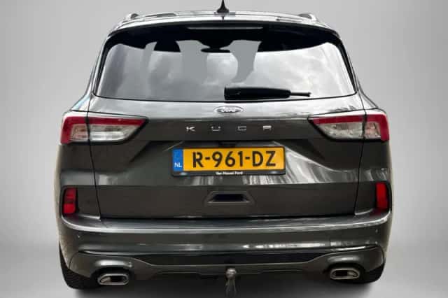 Ford Kuga (2021) thumbnail 3