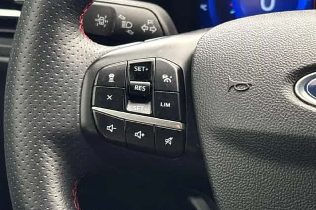 Ford Kuga (2021) thumbnail 6