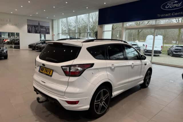 Ford Kuga (2017) thumbnail 5