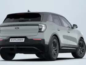 Ford Explorer thumbnail 4