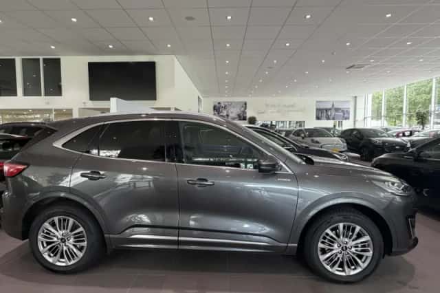 Ford Kuga (2023) thumbnail 2