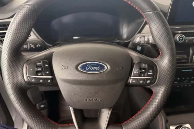 Ford Kuga (2023) thumbnail 6