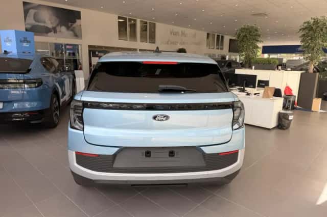 Ford Explorer (2026) thumbnail 3