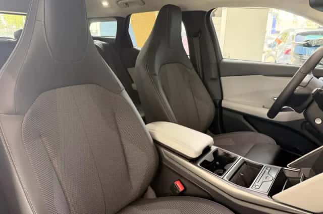 Ford Explorer (2026) thumbnail 6