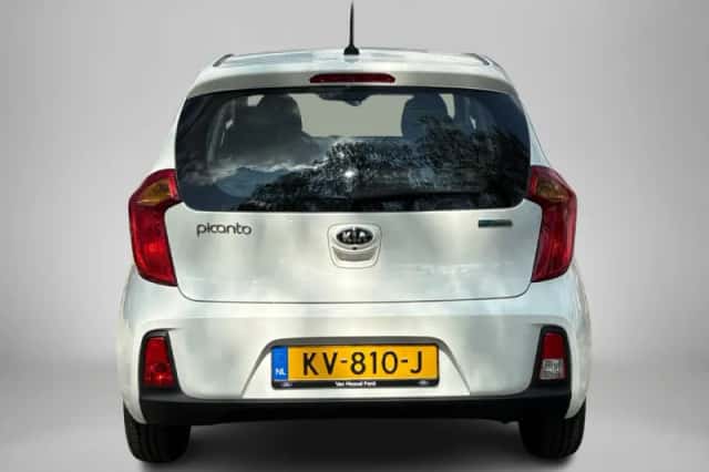 Kia Picanto (2017) thumbnail 3