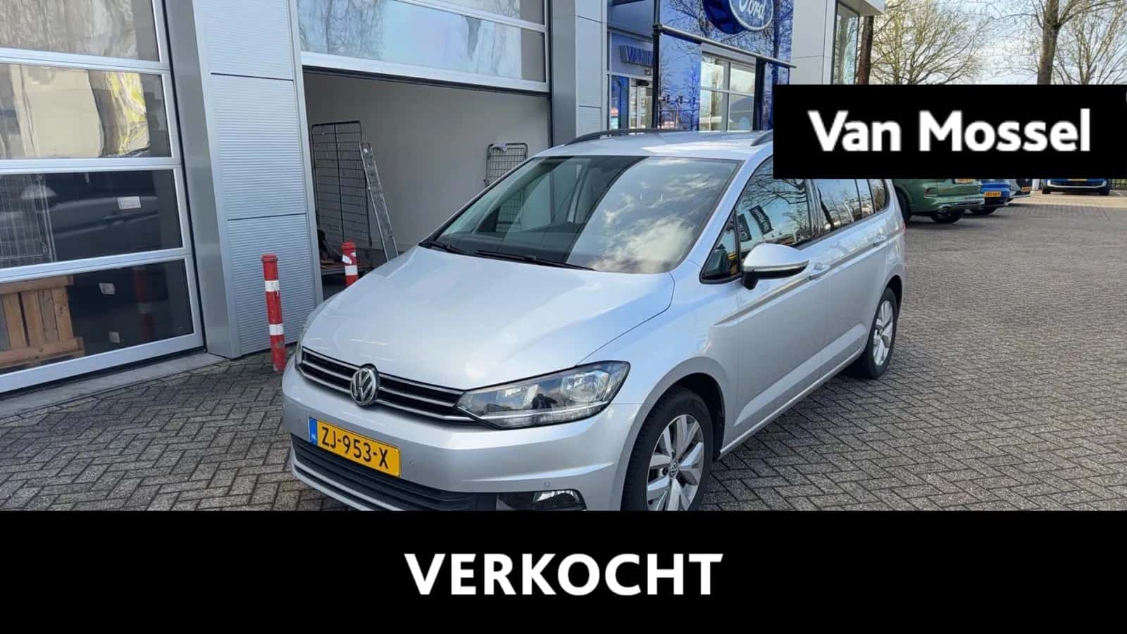 Volkswagen Touran (2019) — foto 1