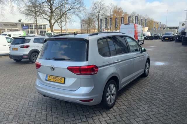 Volkswagen Touran (2019) thumbnail 4