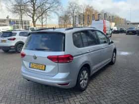 Volkswagen Touran (2019) thumbnail 4