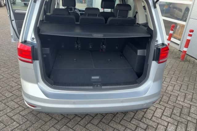 Volkswagen Touran (2019) thumbnail 5