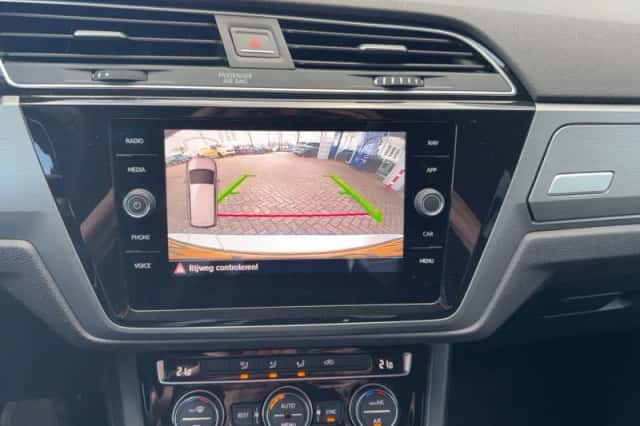Volkswagen Touran (2019) thumbnail 8