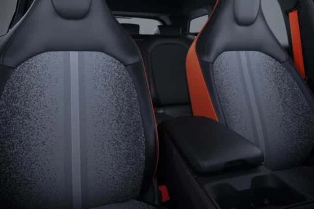 Ford Explorer (2026) thumbnail 5