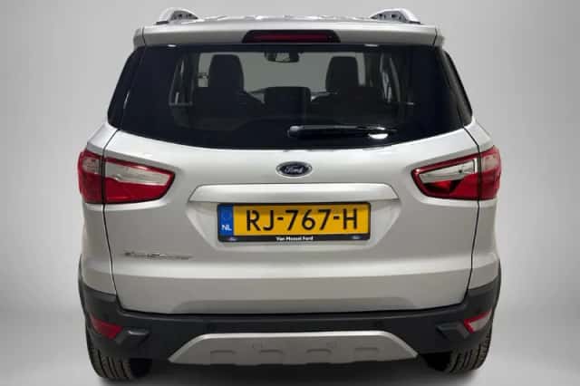 Ford EcoSport (2017) thumbnail 3